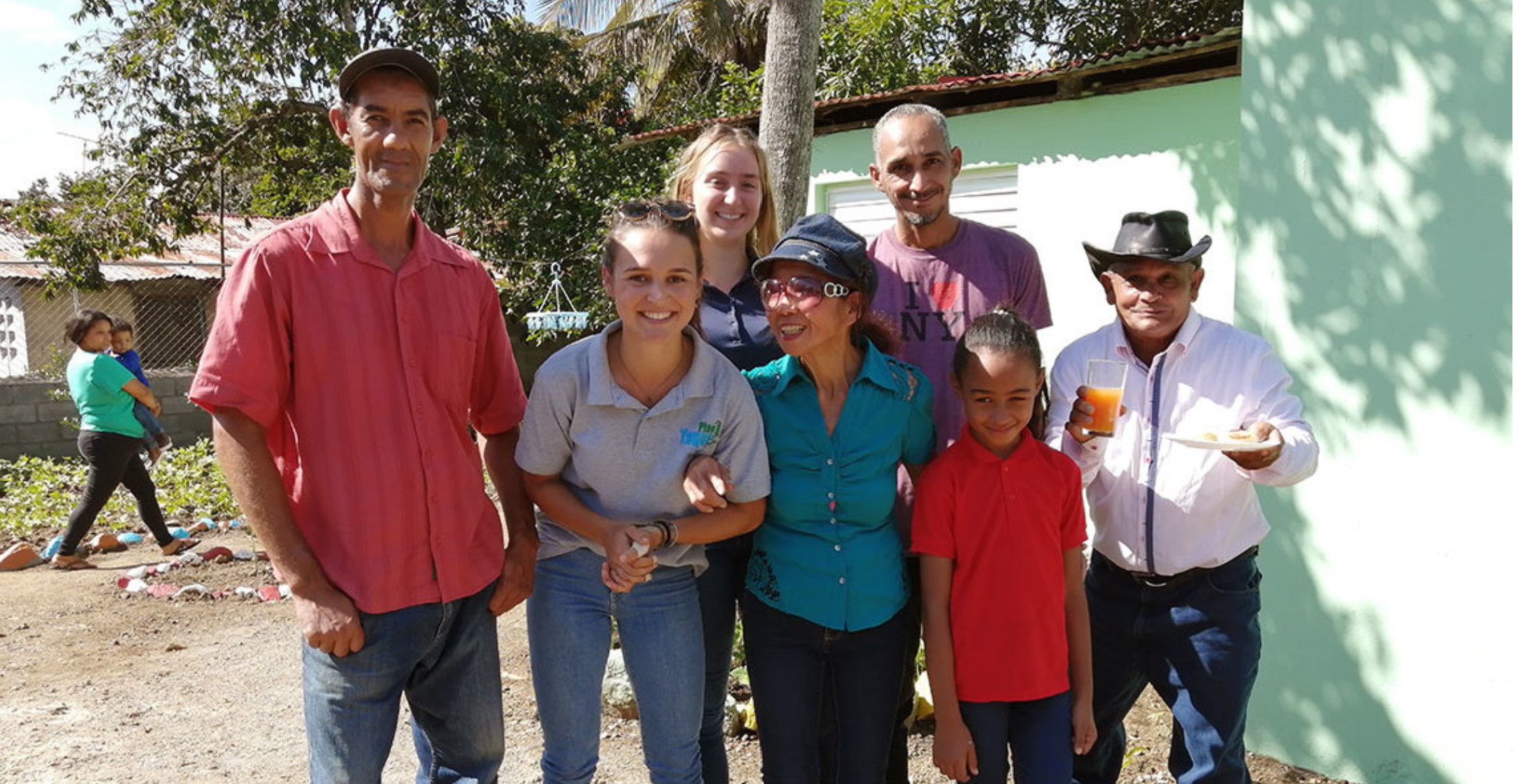 Mehr über den Artikel erfahren Unsere Freiwilligen in der Zeitung (1): Juliana berichtet in der Lokalzeitung „Oberberg-Aktuell“ von ihrer Rückreise aus der Dominikanischen Republik nach Deutschland